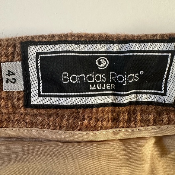 Corduroy Brown Pants with Relaxed Fit and Soft Texture - Picture 3 of 3